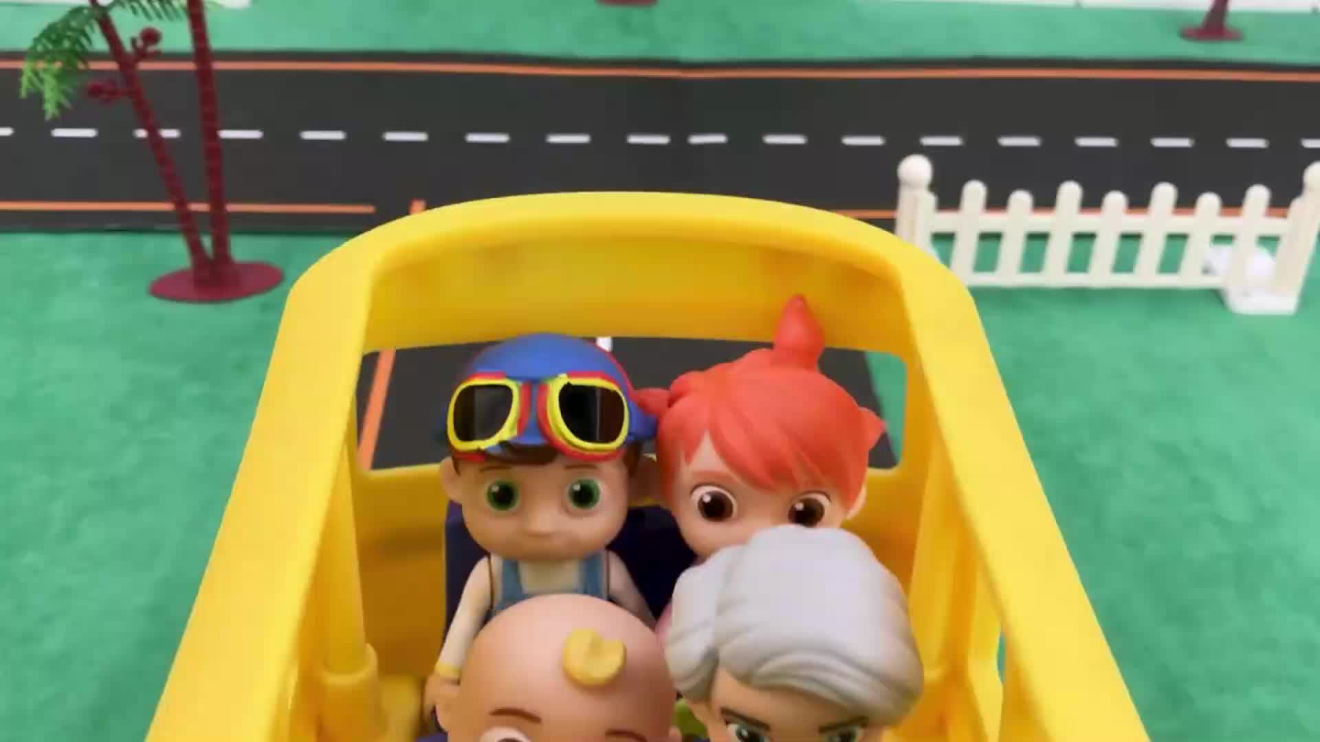 Purple, yellow, and blue! Let's explore all the bright and happy colors of the famous JJ school bus toy in this fun and simple color-learning video.