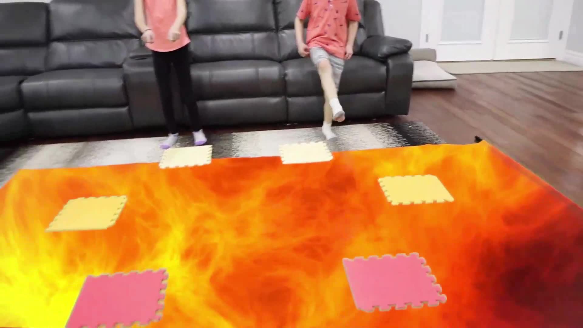 The jungle floor is lava! Watch as monkeys, tigers, and other animal toys swing and leap to safety in this exciting challenge.