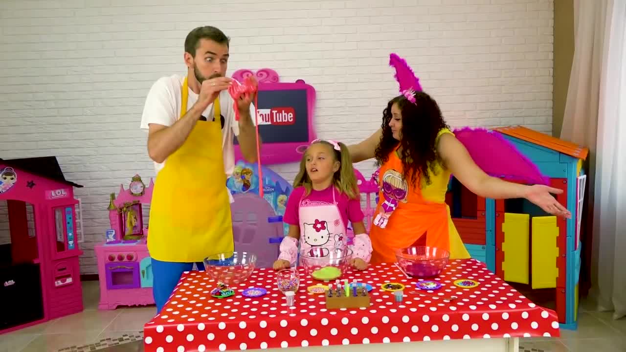 Sasha and Max become cartoon scientists and create a giant, colorful slime bubble that threatens to float away with them!