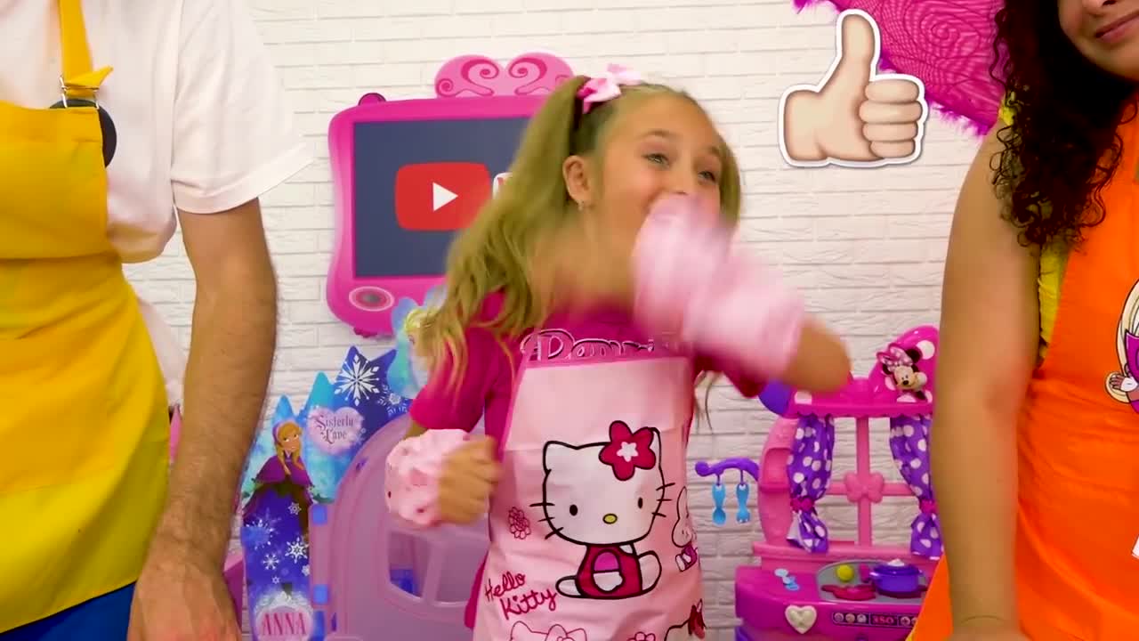 What is slime? This educational video explains the simple science behind non-Newtonian fluids in a fun, hands-on way with Sasha and Max.